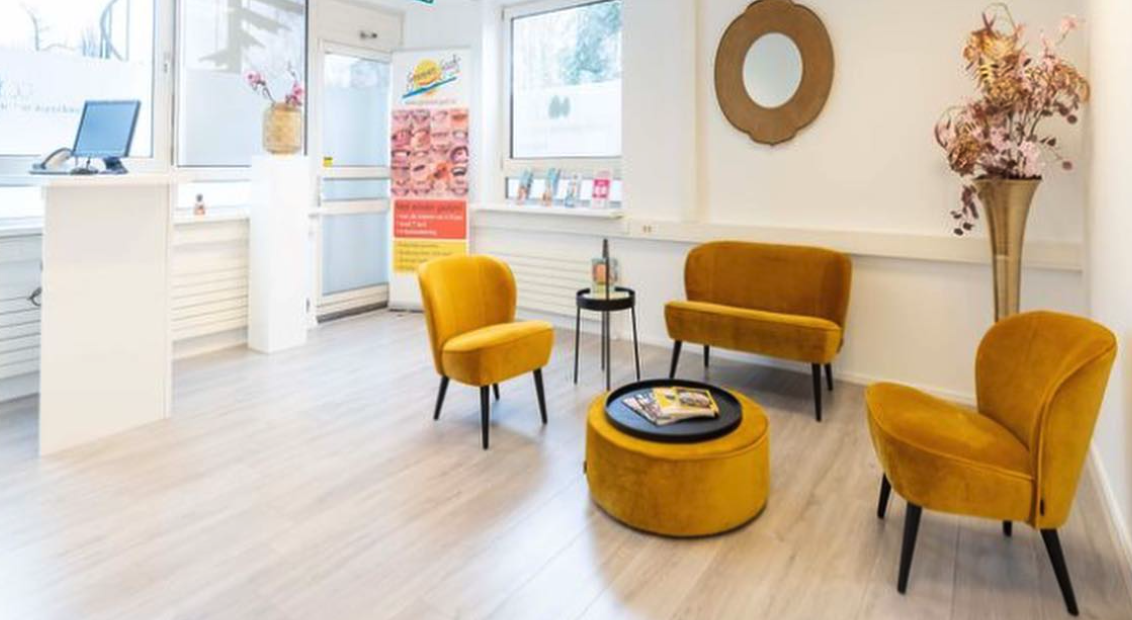 De wachtruimte van Mondzorg Engelaer in Amersfoort