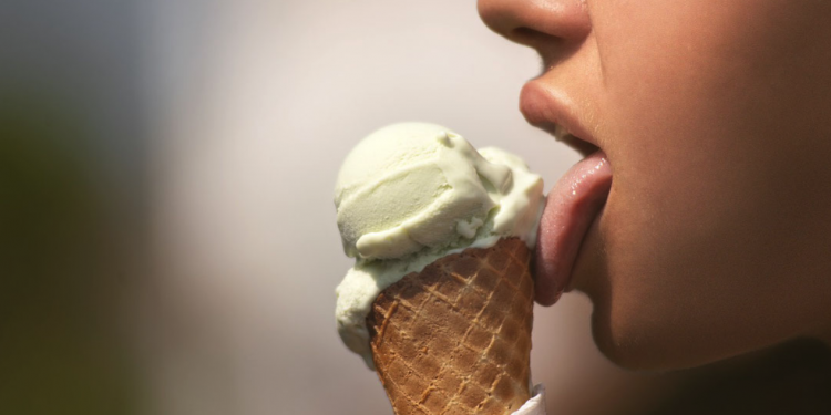 Wat zegt je tong over je (mond)gezondheid?