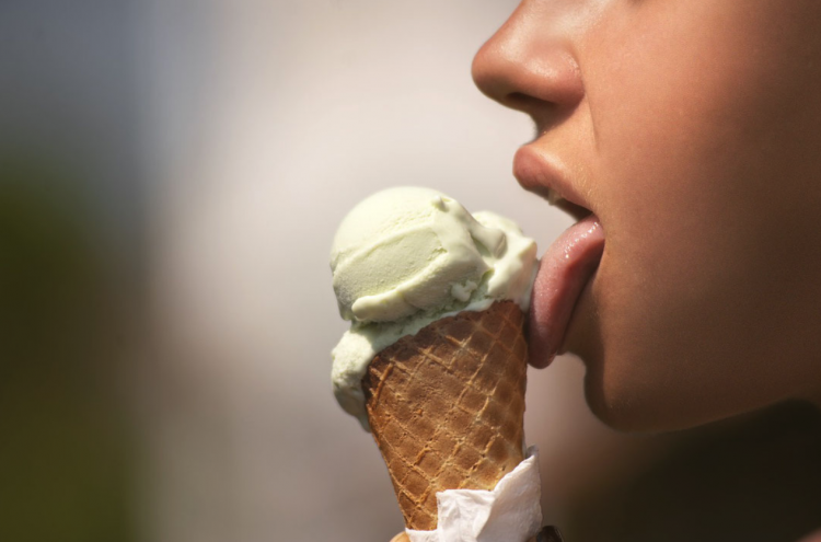 Wat zegt je tong over je (mond)gezondheid?