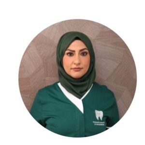 Zainab Hamza is eigenaresse van Mondzorg Scheveningen.