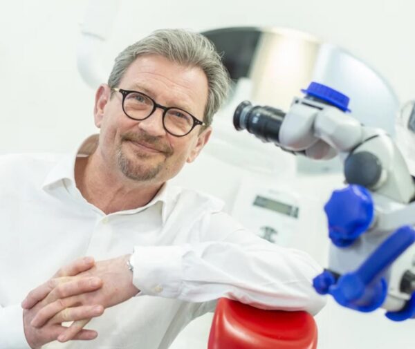 drs. Fred van Leeuwen – tandarts/praktijkeigenaar