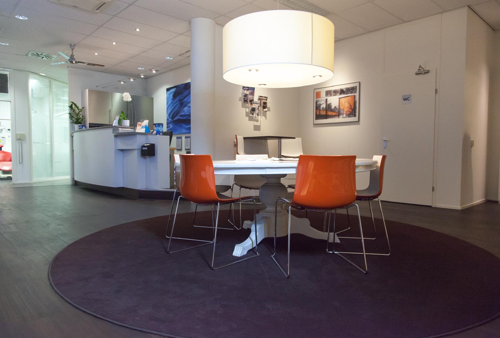 Van Leeuwen tandartspraktijk Leiden wachtruimte