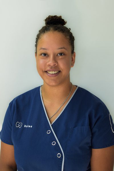 Naïma Koekoek, tandarts- en preventieassistent bij Tandartspraktijk Slotplantsoen in Meppel